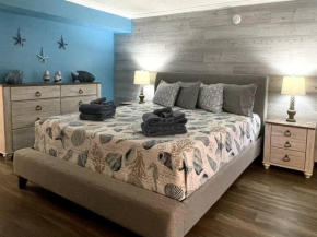 *BEACHY OCEAN VIEW STUDIO* King Bed*Great Pools, Hot Tubs*S43